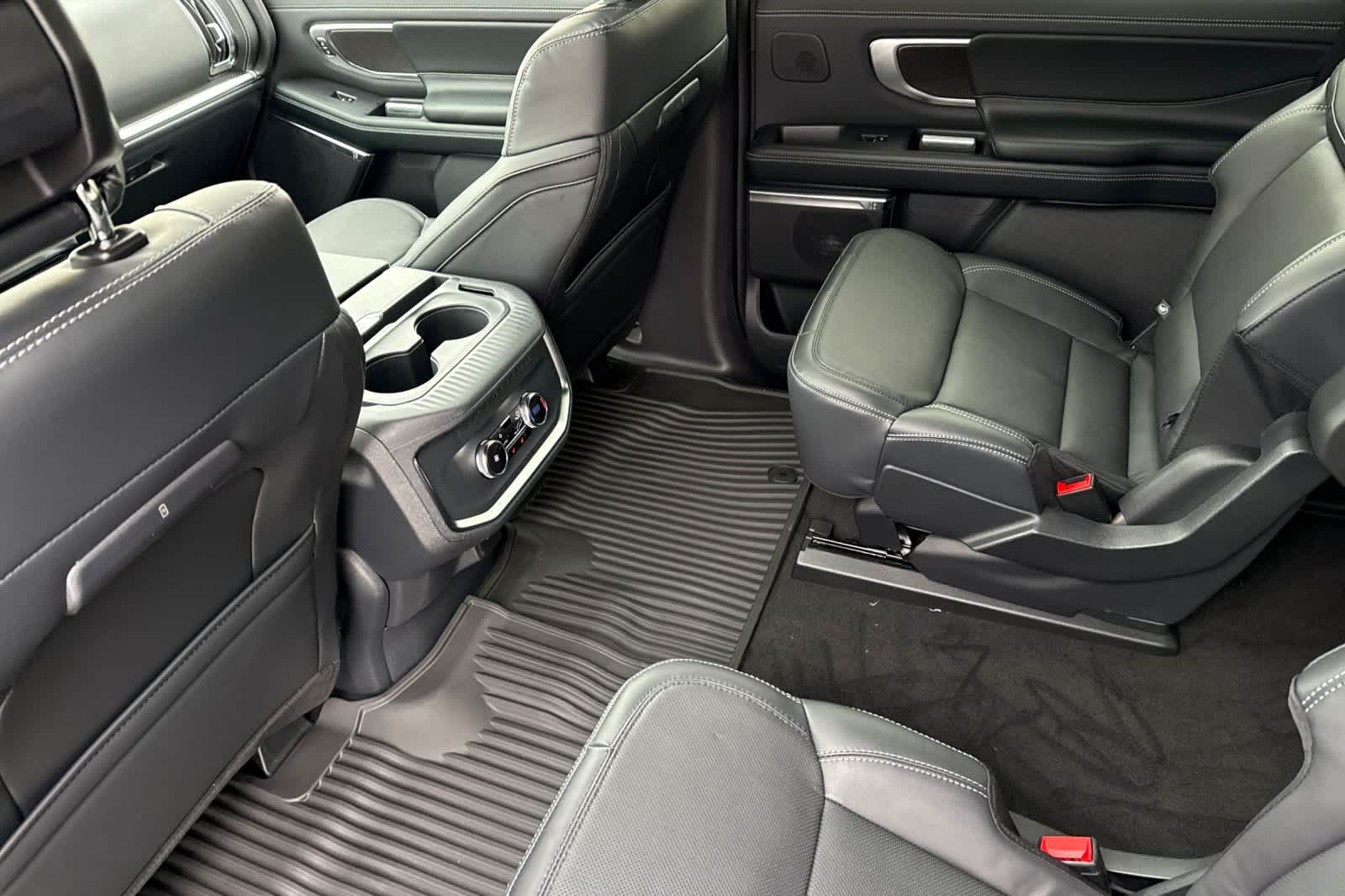 Thumbnail: 2026 Ford Expedition MAX - 4