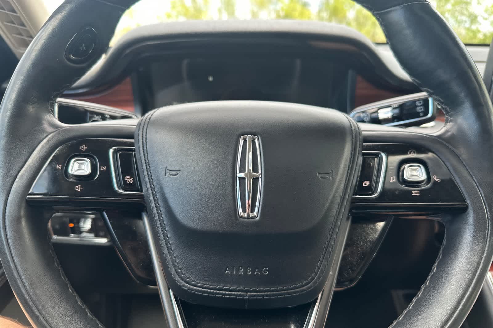 Thumbnail: 2022 Lincoln Aviator - 25