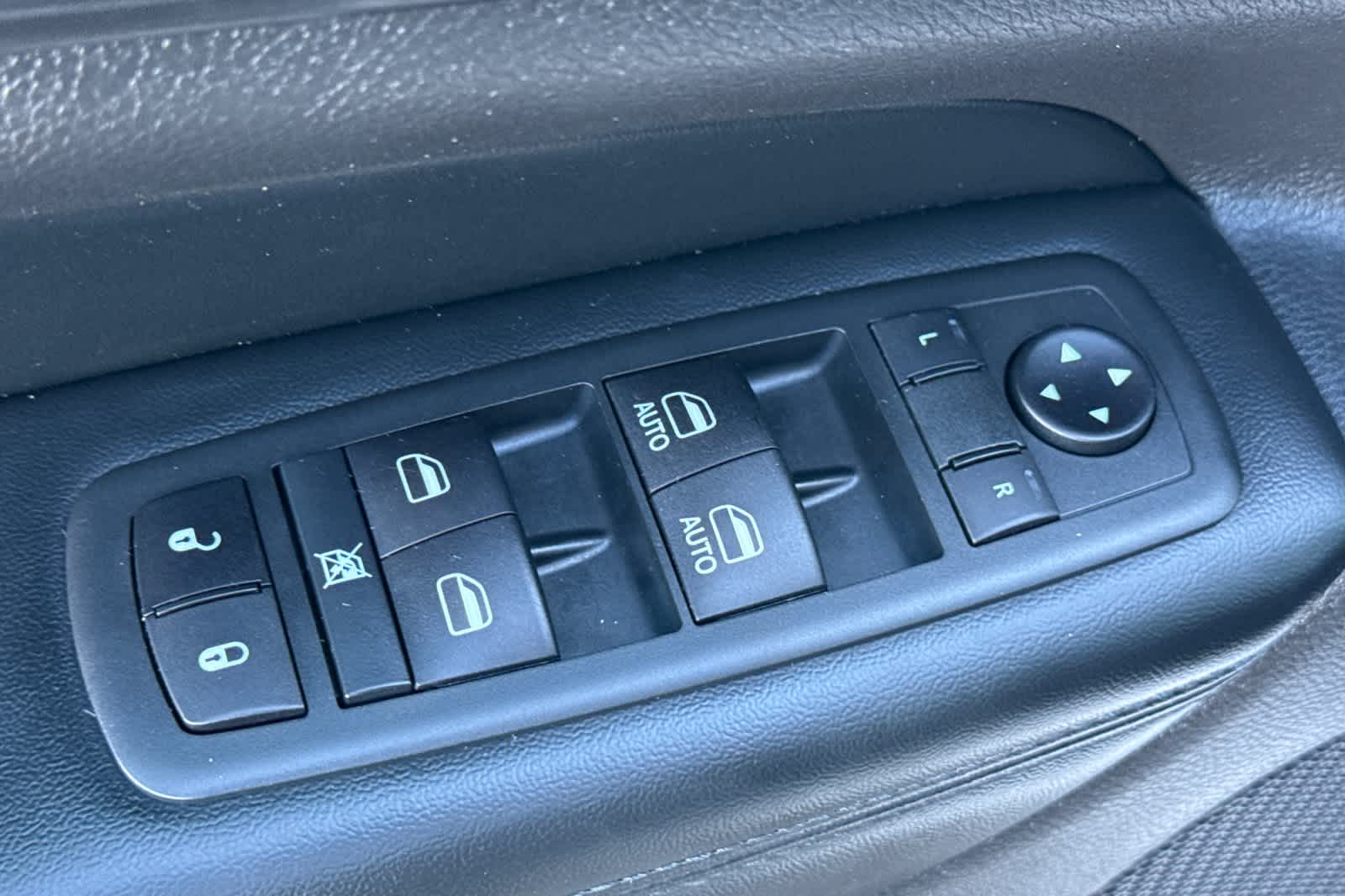 Thumbnail: 2020 Jeep Grand Cherokee - 13