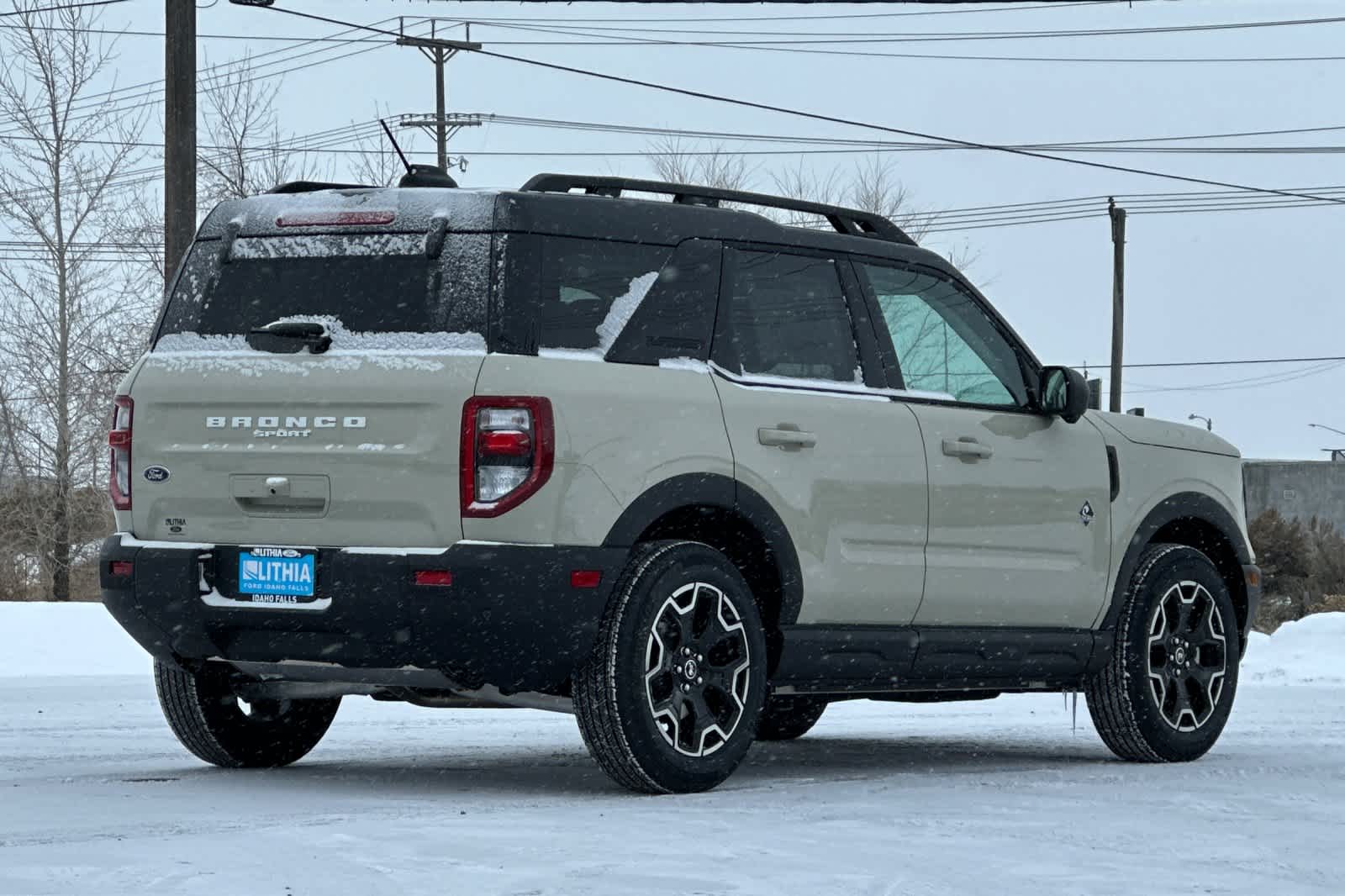 2025 Ford Bronco Sport Outer Banks photo 2