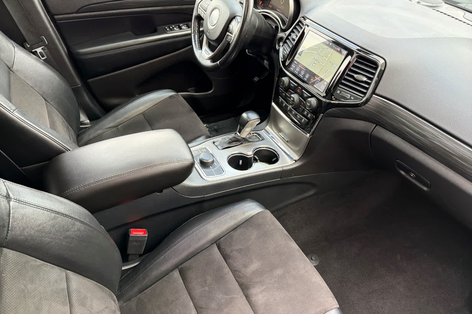 Thumbnail: 2020 Jeep Grand Cherokee - 16