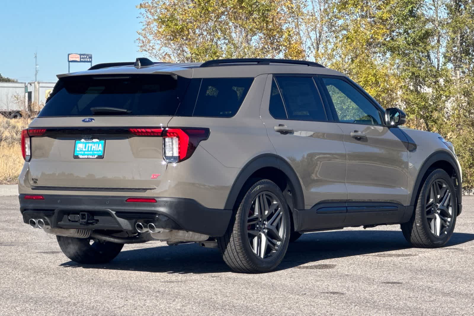 2026 Ford Explorer ST photo 2