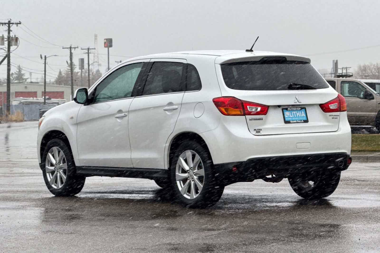 Thumbnail: 2015 Mitsubishi Outlander Sport - 6