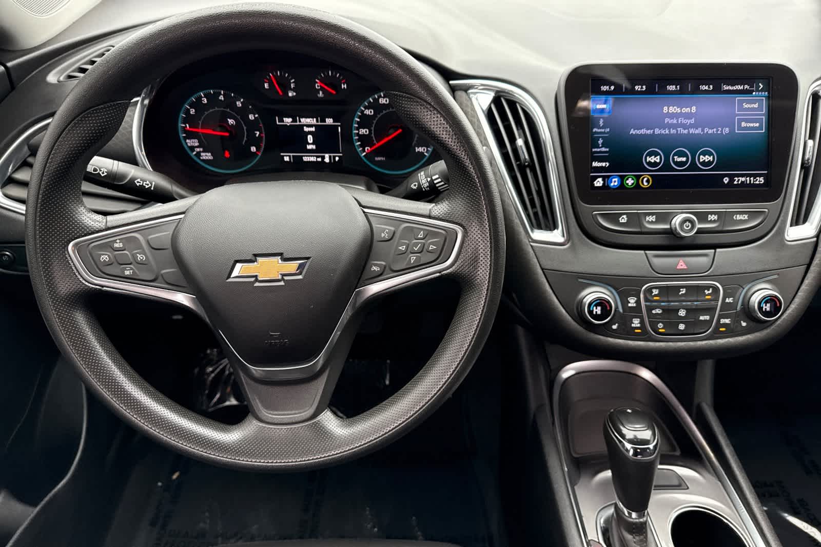 Thumbnail: 2019 Chevrolet Malibu - 14