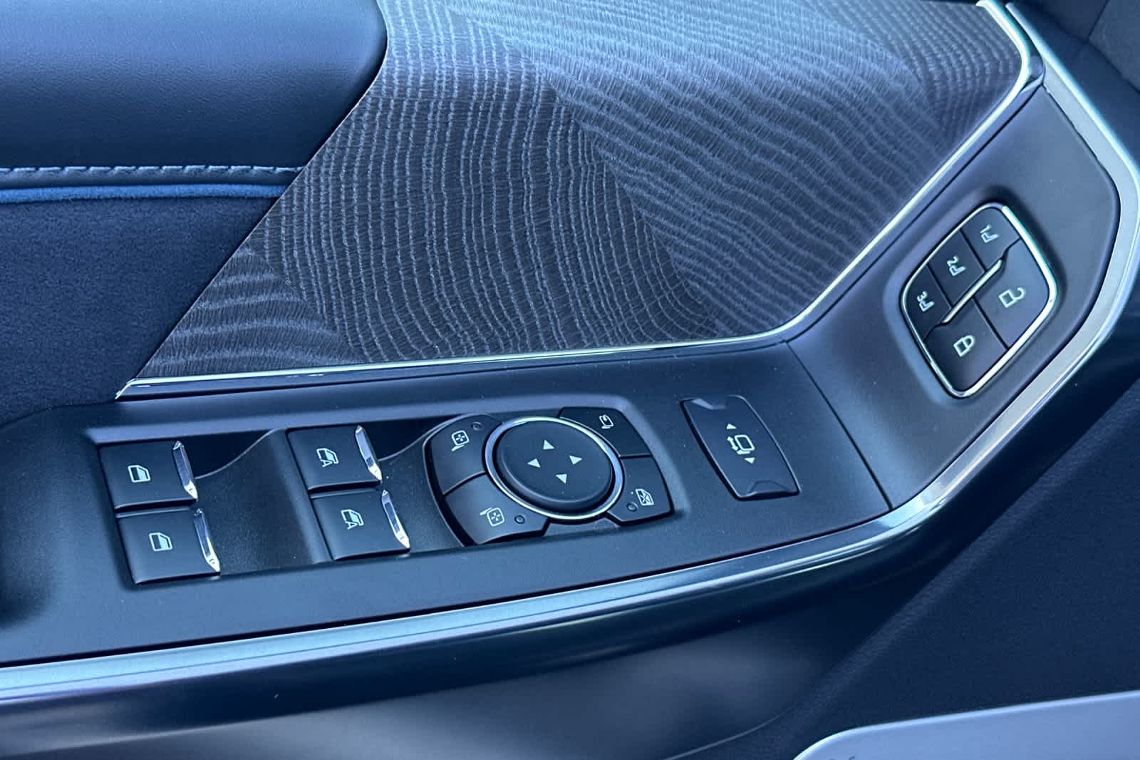 Thumbnail: 2025 Ford F-350 - 13