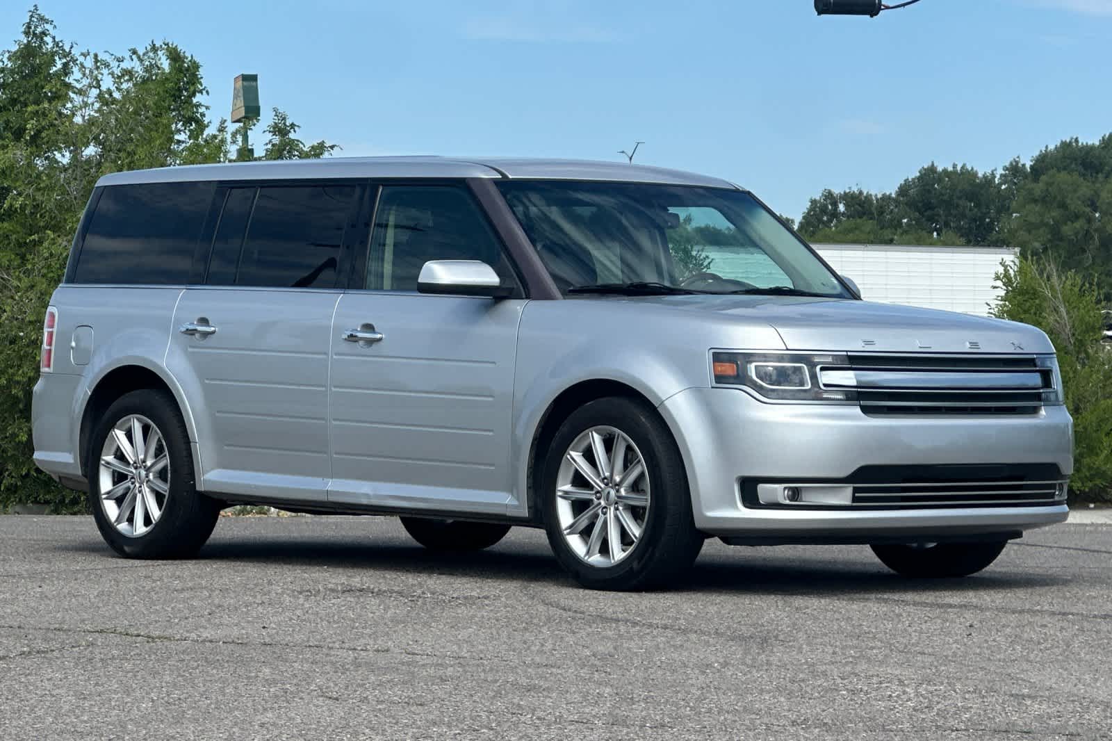 Thumbnail: 2019 Ford Flex - 9