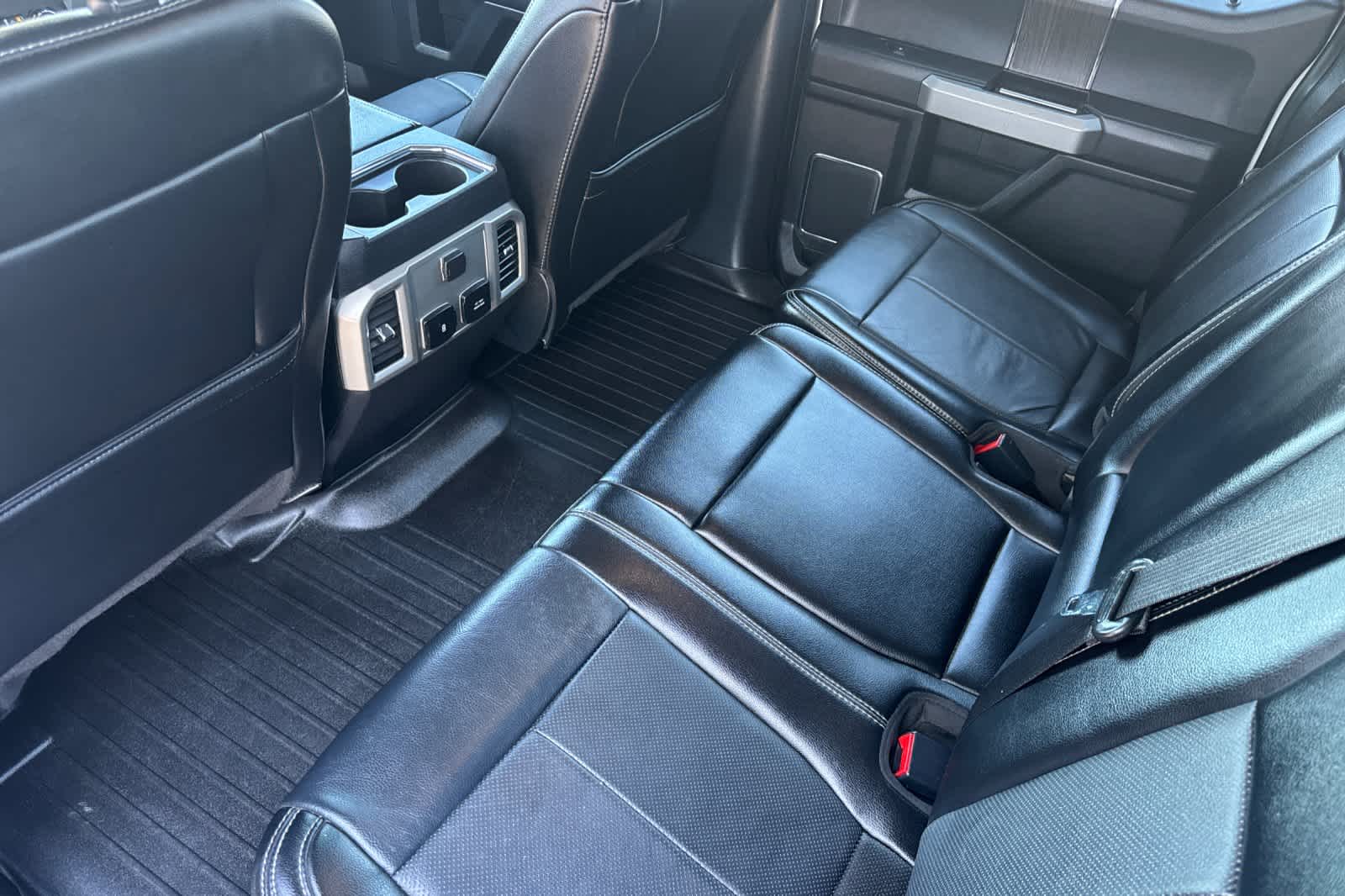 2020 Ford F-250 Lariat photo 4