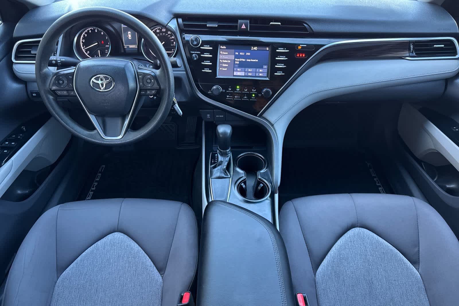 2018 Toyota Camry LE photo 2