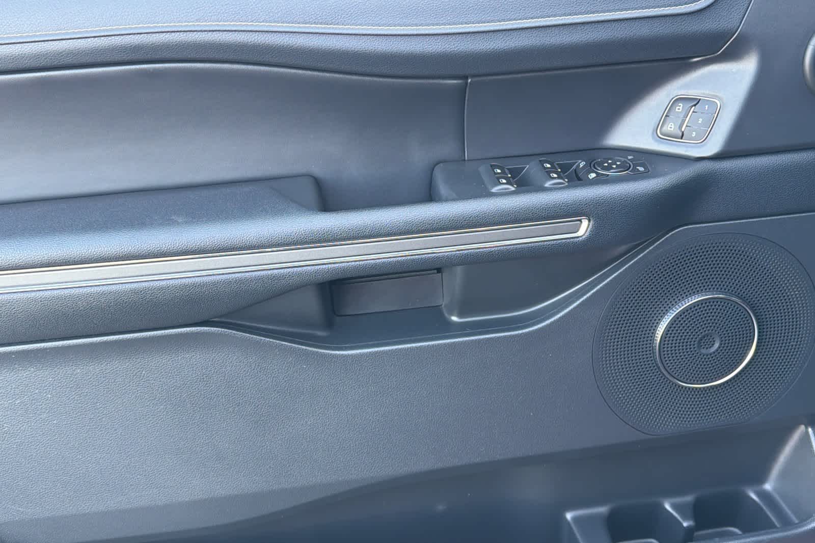 Thumbnail: 2022 Ford Expedition - 12