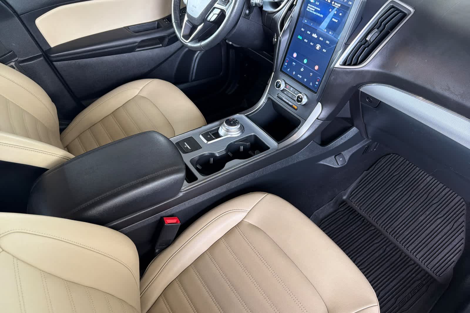 2021 Ford Edge SEL - Photo 16