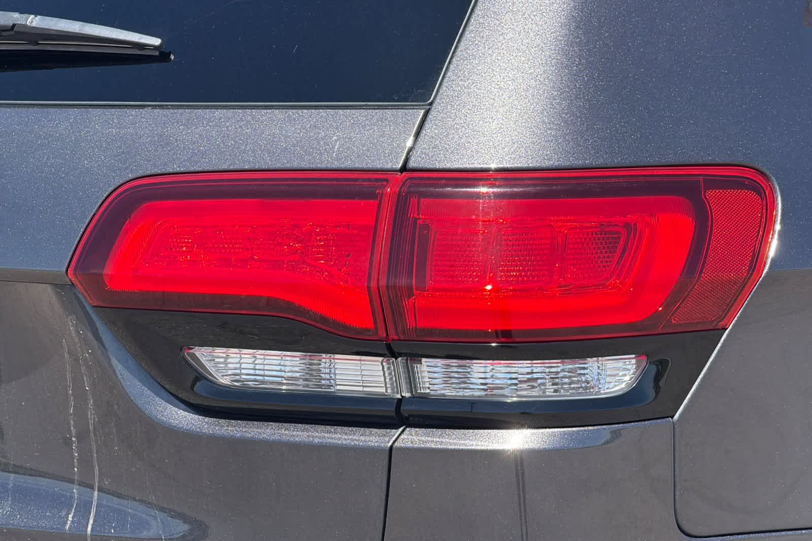 Thumbnail: 2018 Jeep Grand Cherokee - 28