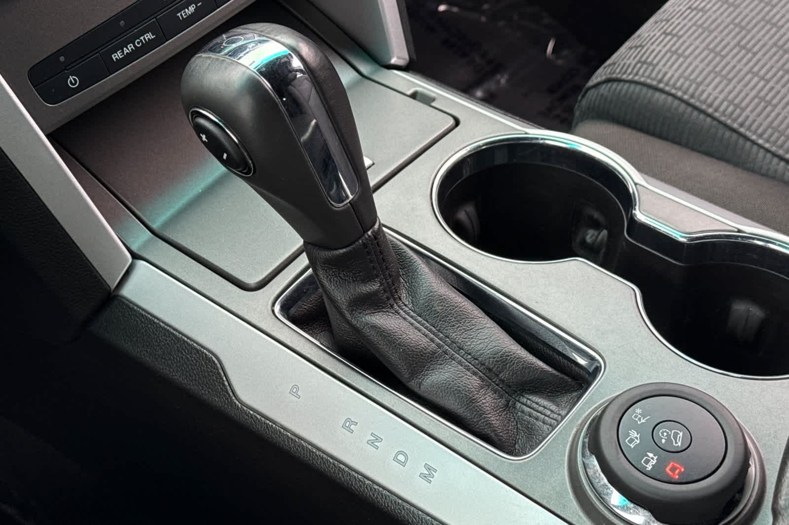 Thumbnail: 2015 Ford Explorer - 21