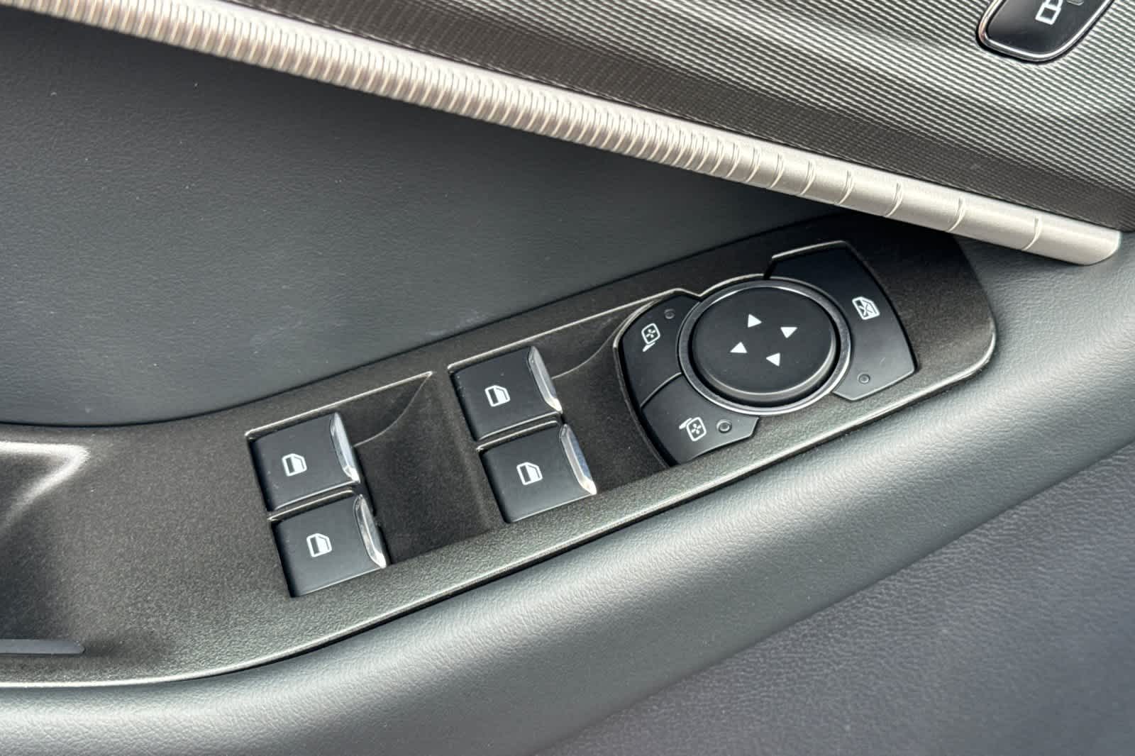 Thumbnail: 2025 Ford Explorer - 13