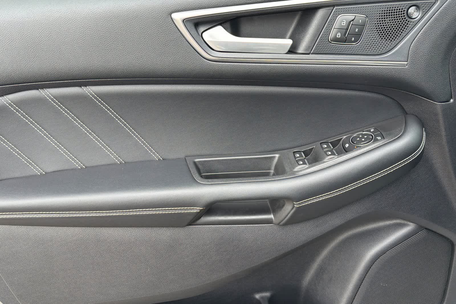 Thumbnail: 2022 Ford Edge - 12