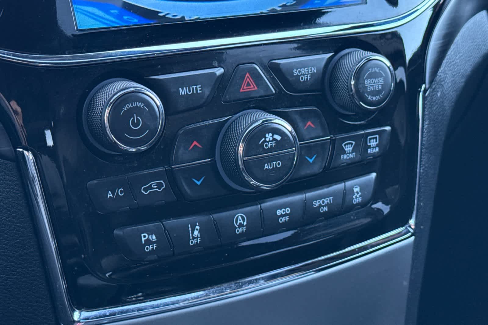 Thumbnail: 2020 Jeep Grand Cherokee - 21