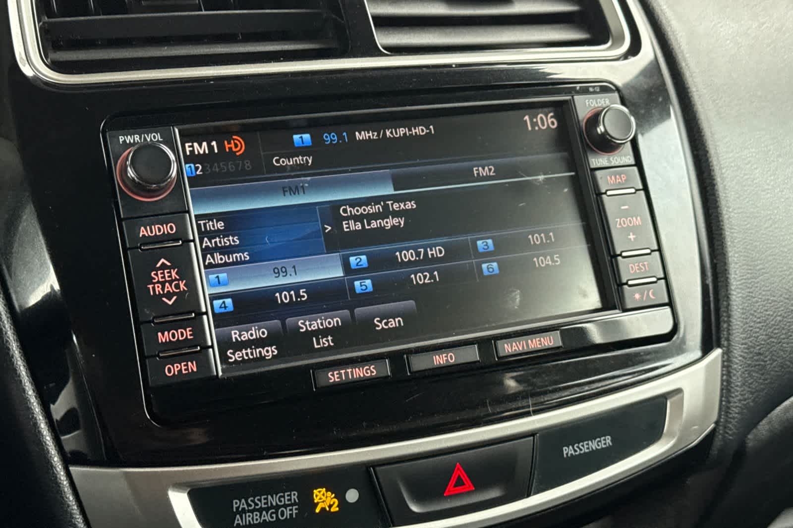 Thumbnail: 2015 Mitsubishi Outlander Sport - 16