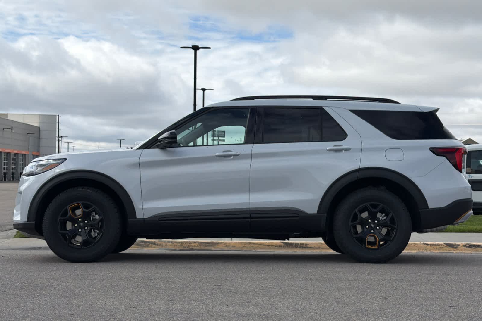 Thumbnail: 2026 Ford Explorer - 5