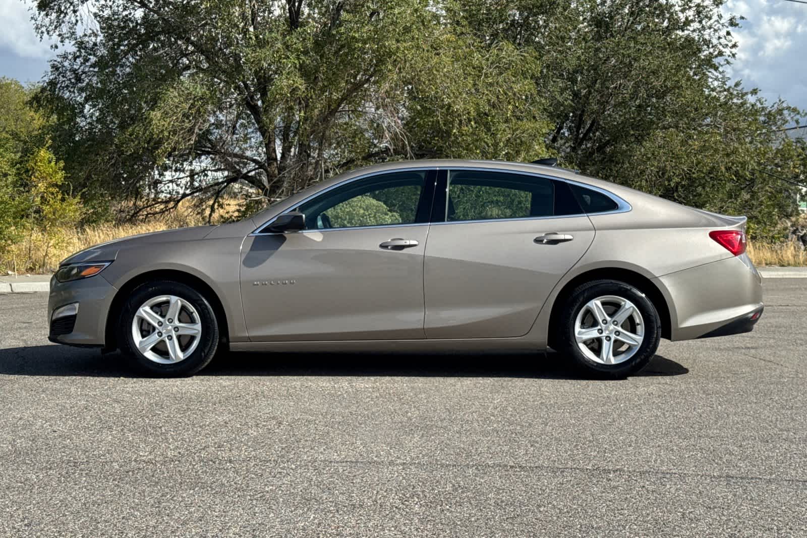 Thumbnail: 2024 Chevrolet Malibu - 5