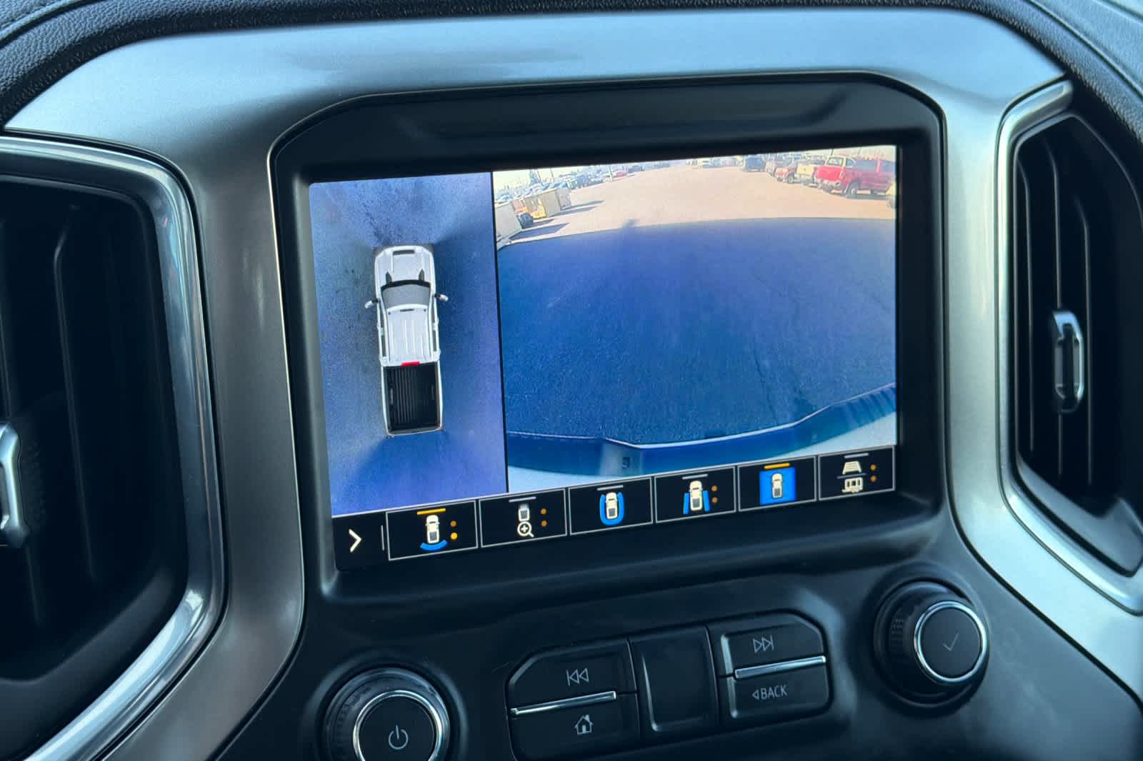 Thumbnail: 2021 Chevrolet Silverado 3500 - 19