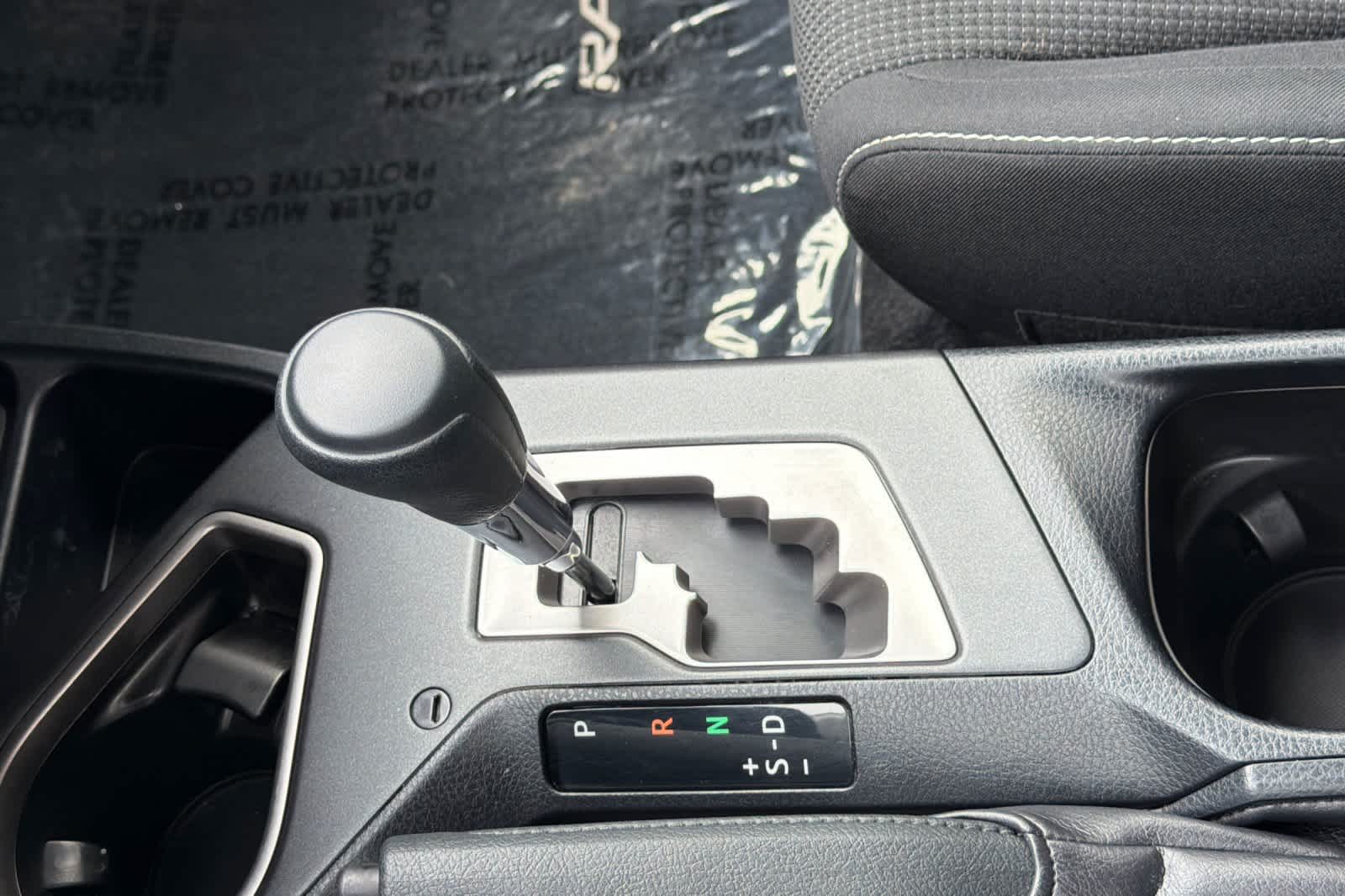 Thumbnail: 2018 Toyota RAV4 - 21