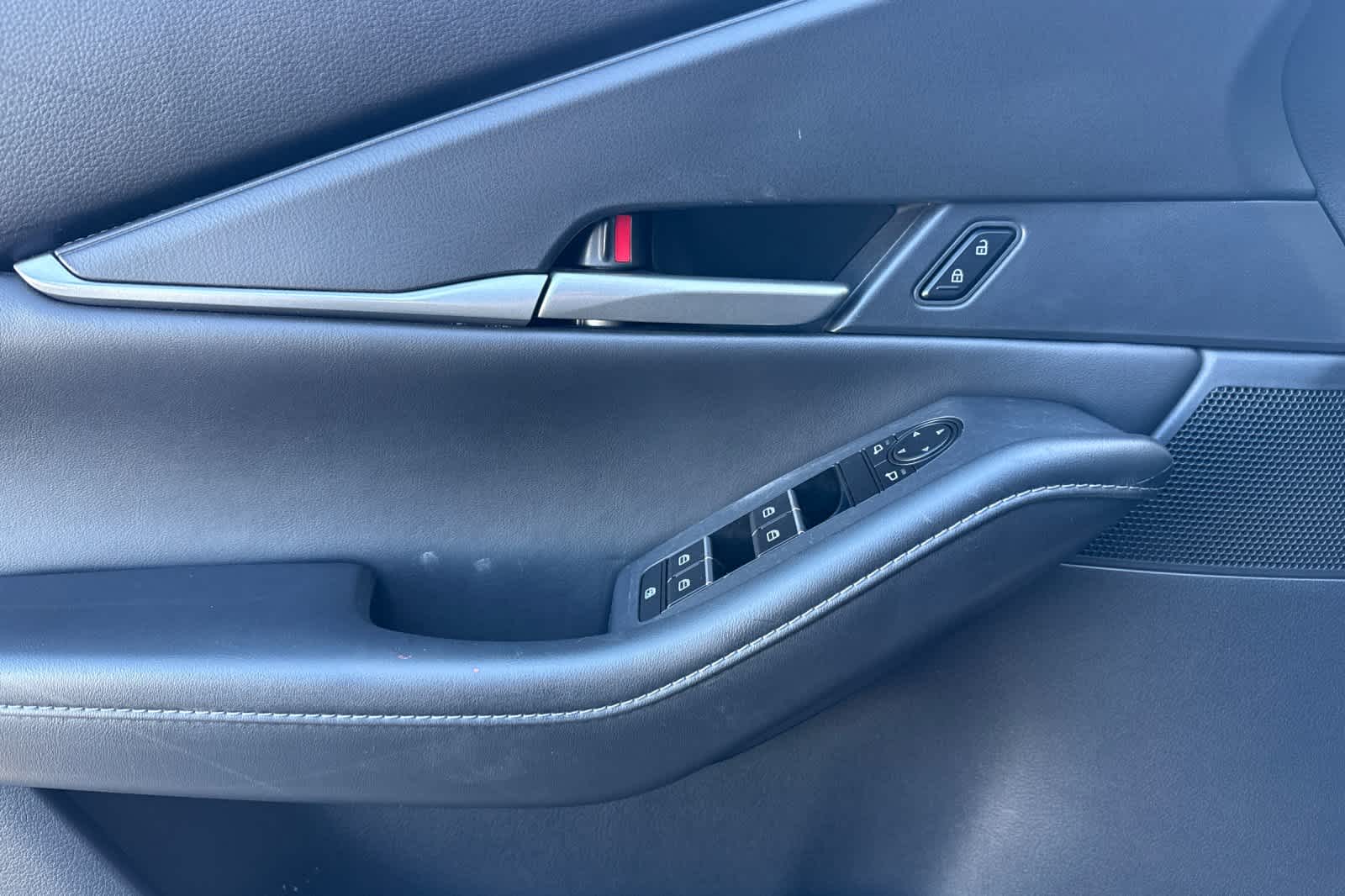 Thumbnail: 2023 Mazda CX-30 - 12