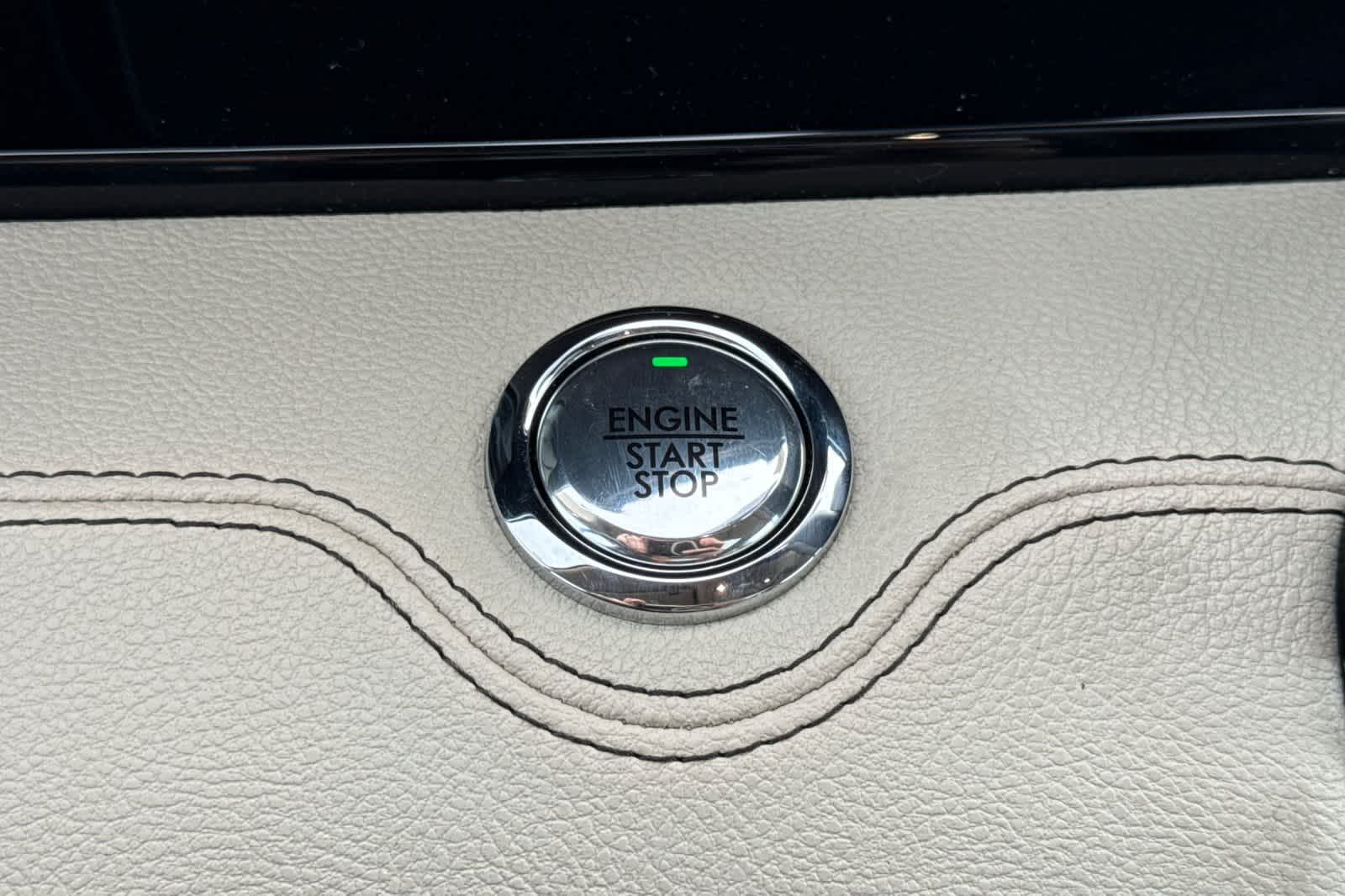 Thumbnail: 2020 Lincoln Navigator - 24