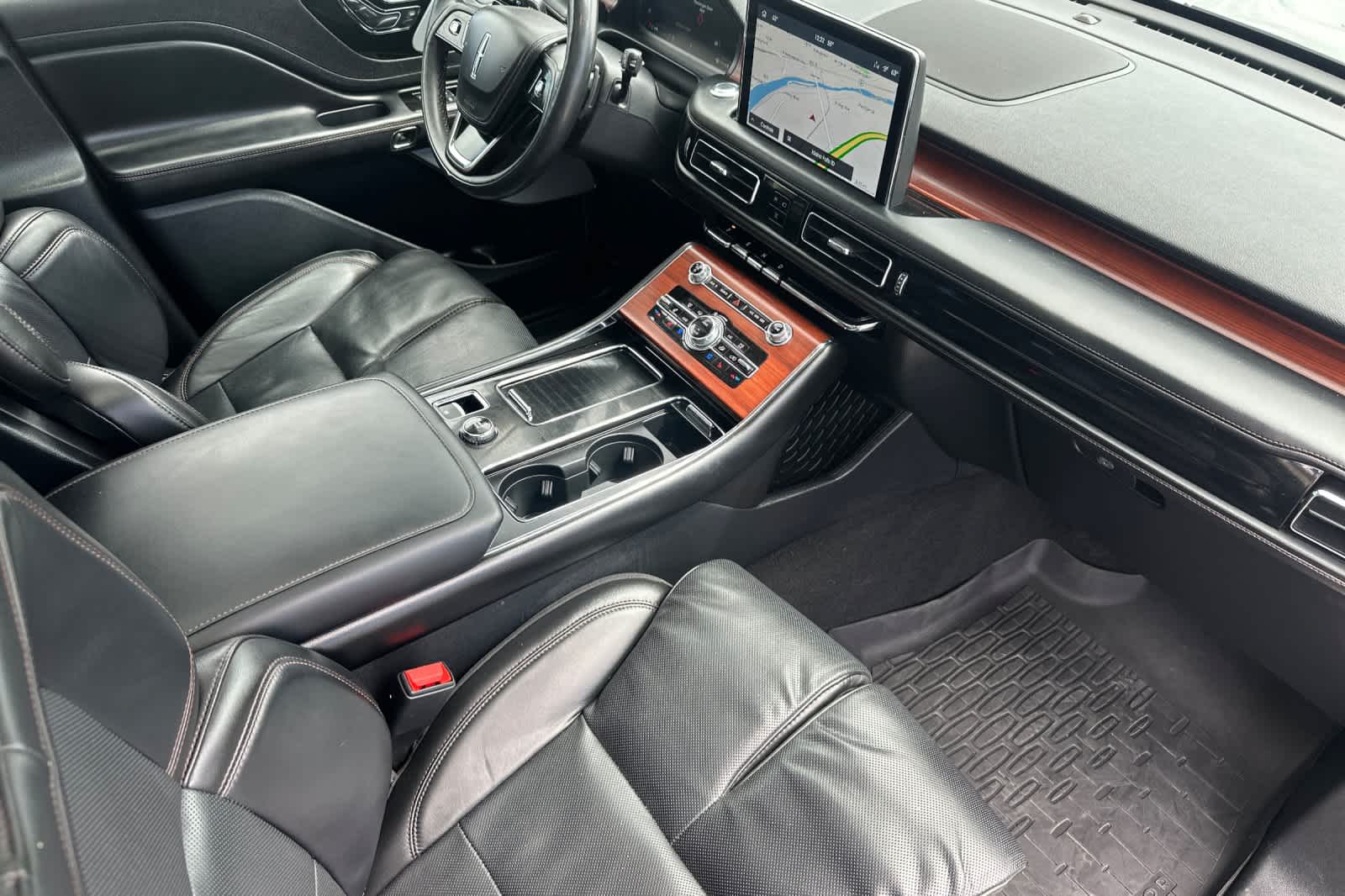 Thumbnail: 2022 Lincoln Aviator - 17