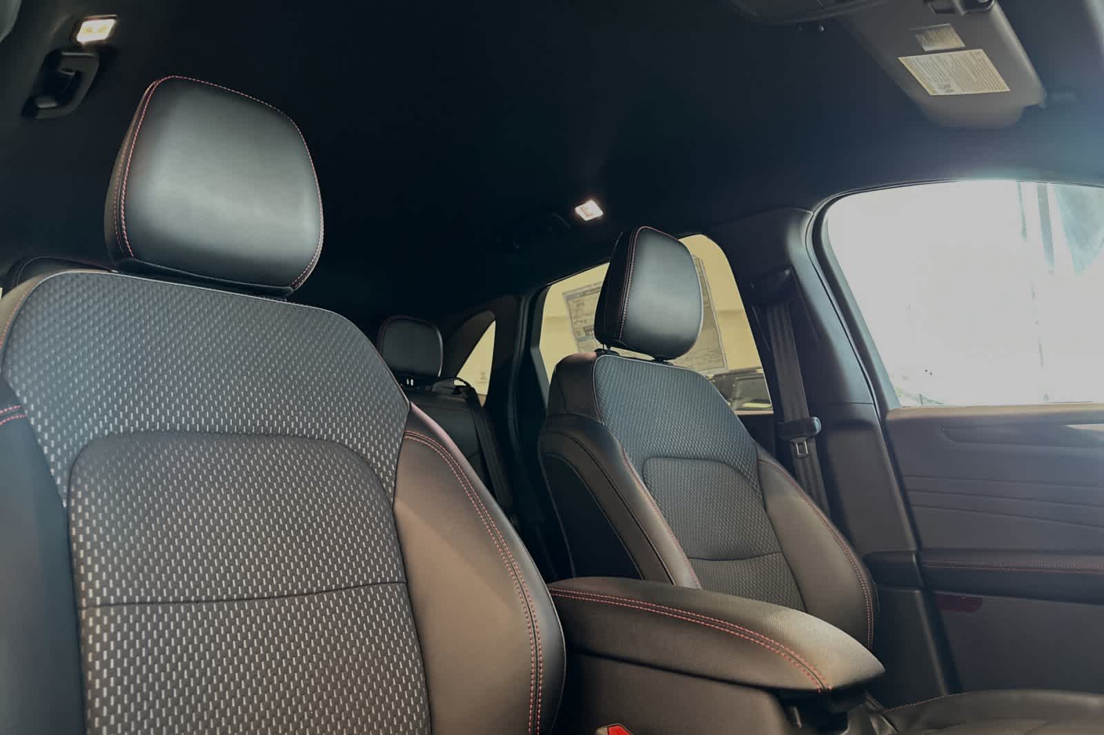 2024 Ford Escape ST-Line Select 17