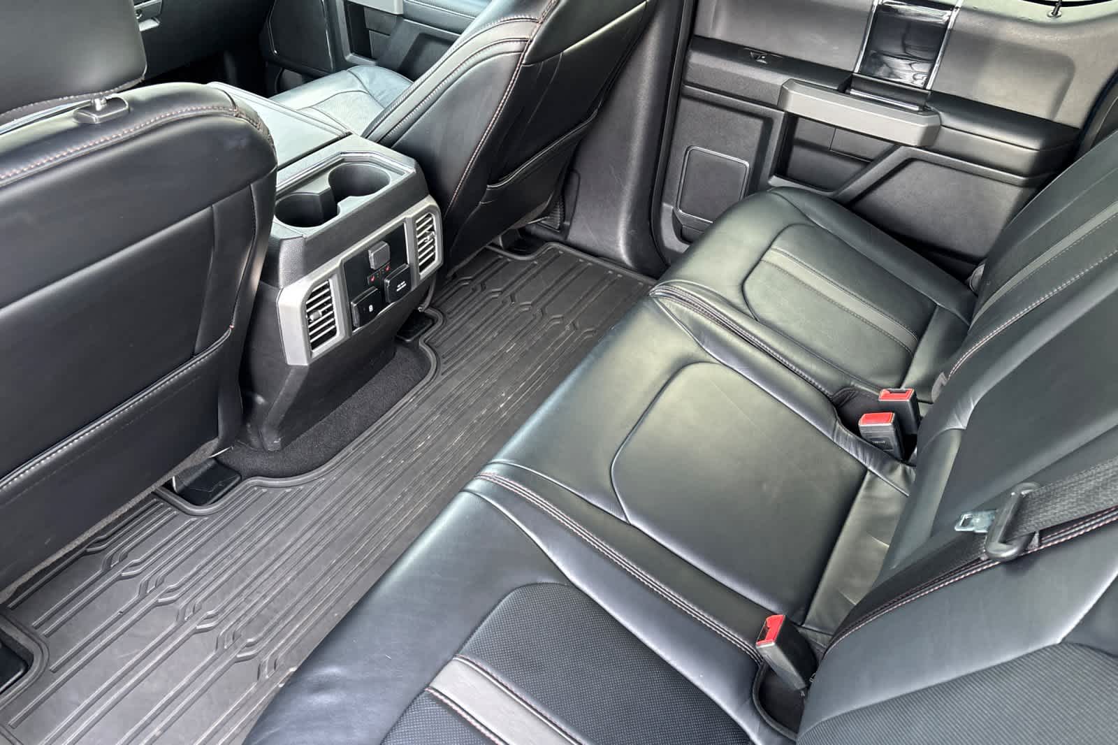 2021 Ford F-350 Lariat photo 4