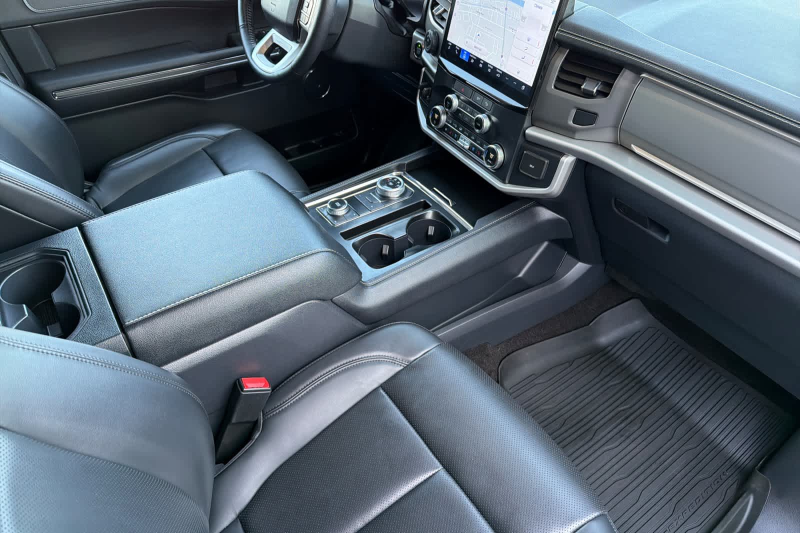 Thumbnail: 2022 Ford Expedition - 17