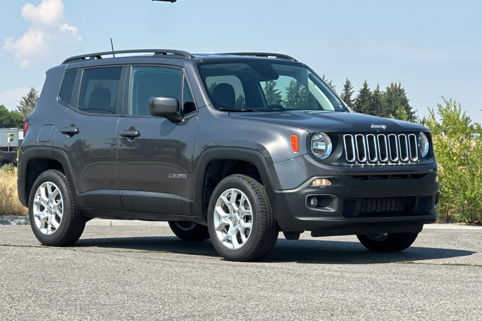 Thumbnail: 2018 Jeep Renegade - 9
