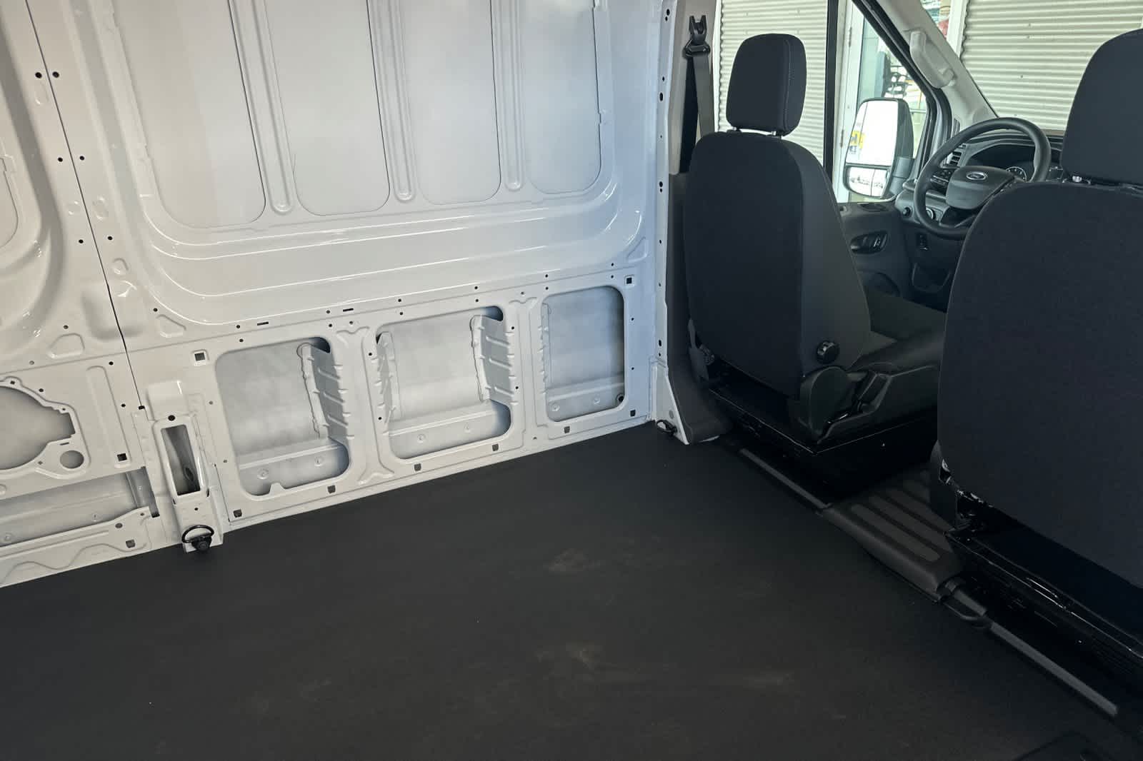 2025 Ford Transit Cargo Van photo 4