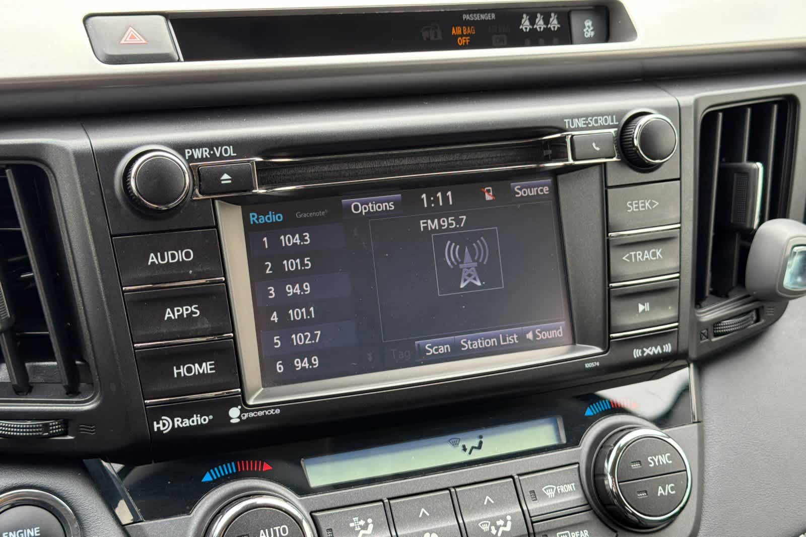 Thumbnail: 2018 Toyota RAV4 - 18