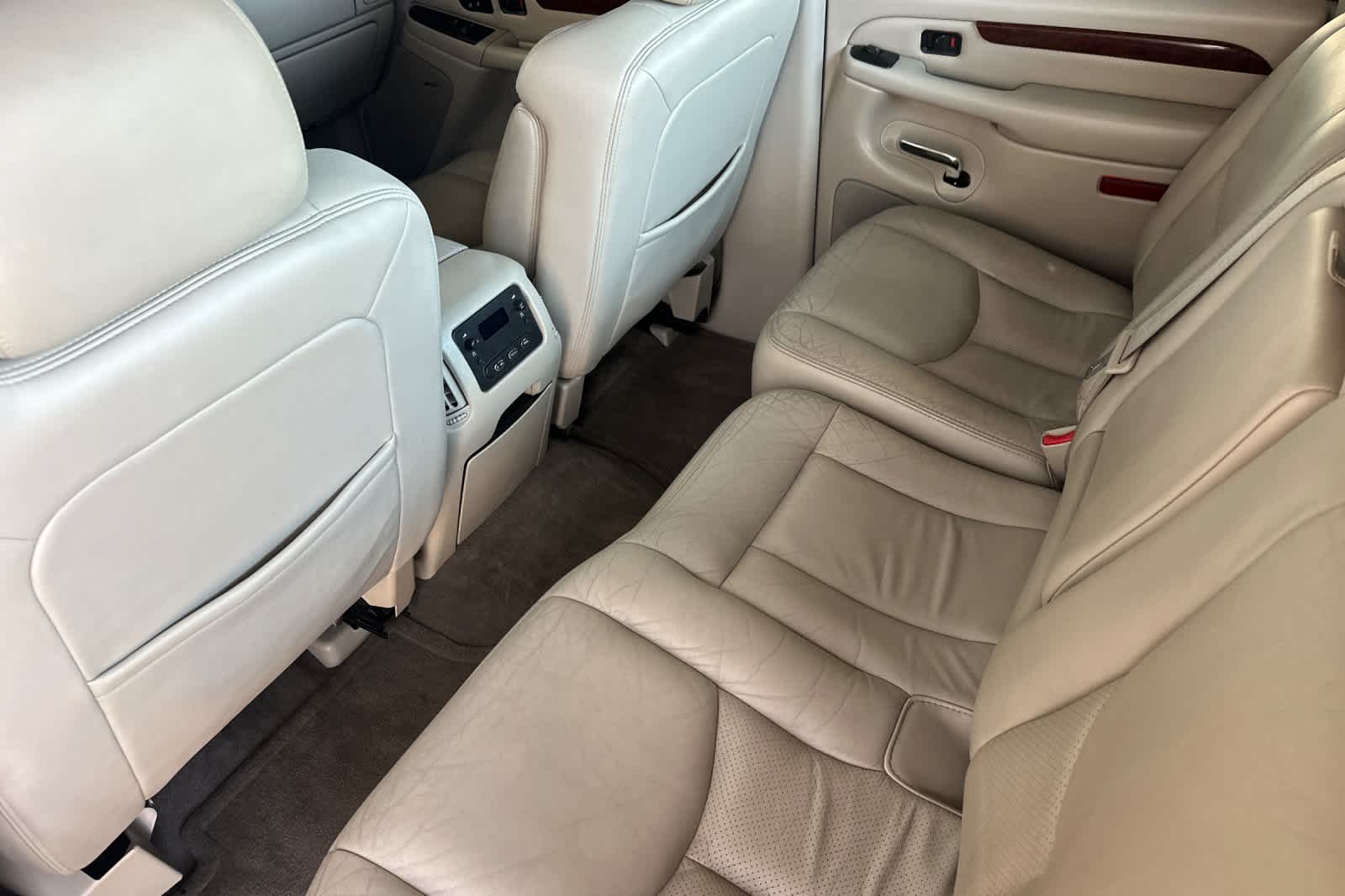 Thumbnail: 2005 Cadillac Escalade - 4