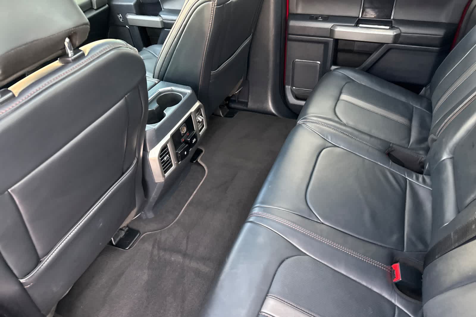 2022 Ford F-350 Platinum photo 4