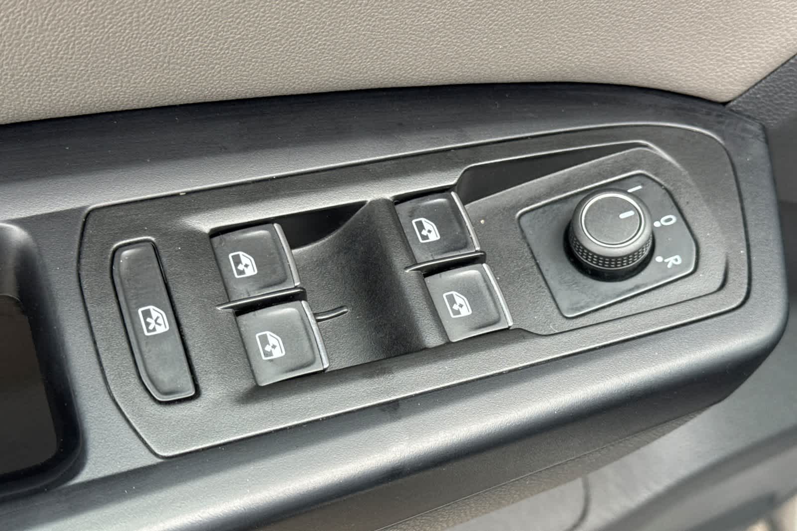 Thumbnail: 2021 Volkswagen Atlas - 13