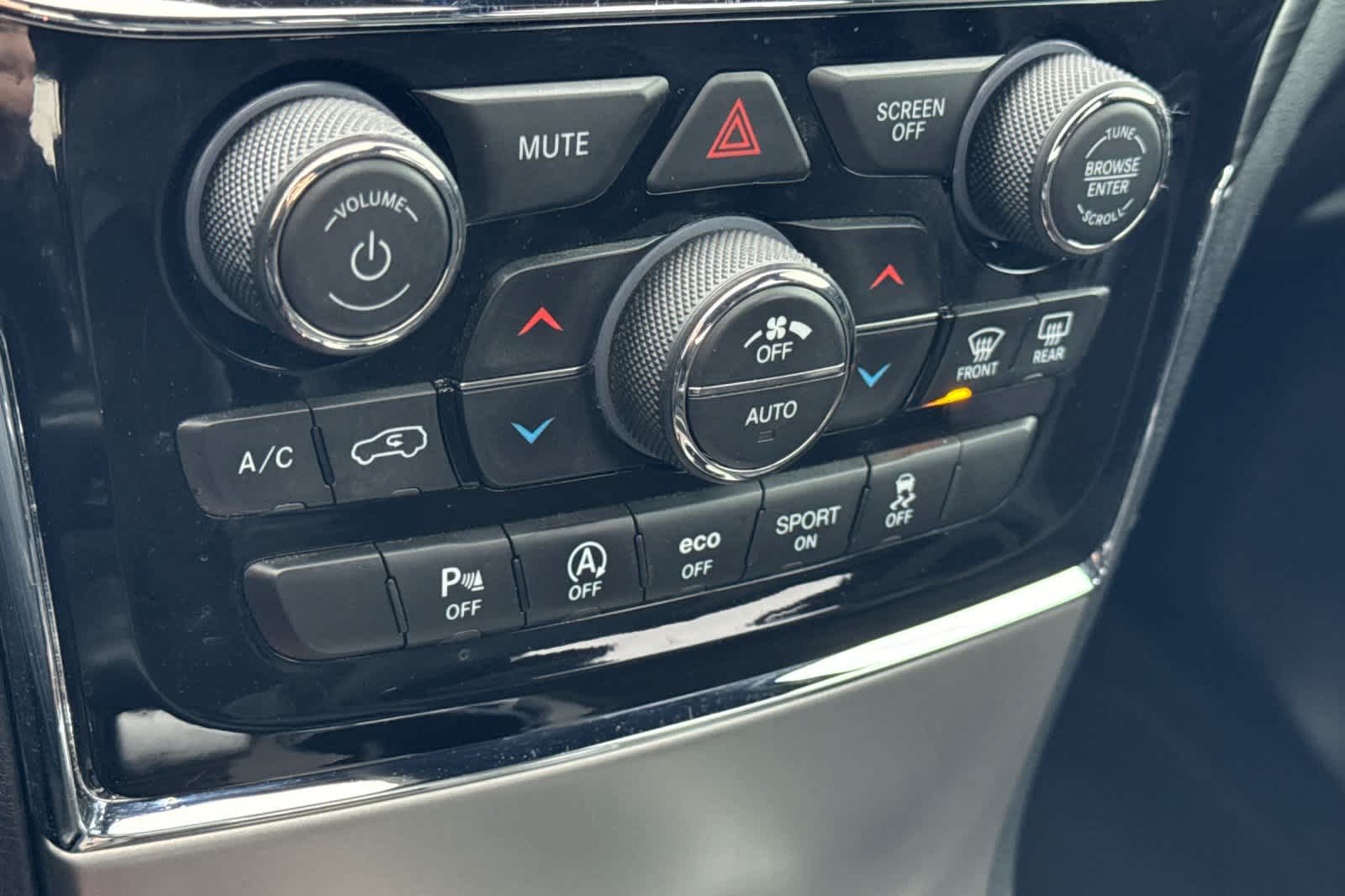 Thumbnail: 2019 Jeep Grand Cherokee - 21