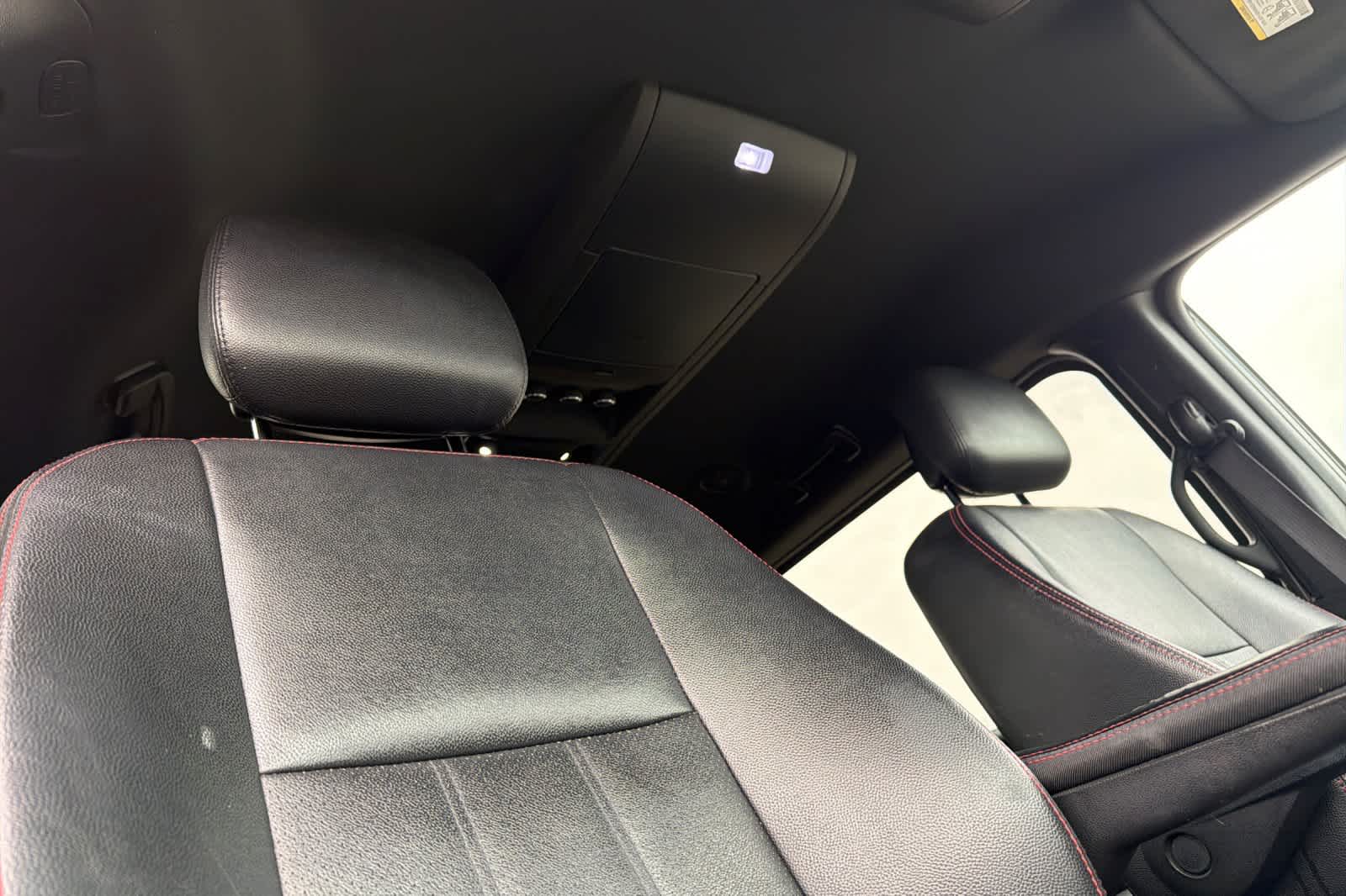 Thumbnail: 2015 Dodge Grand Caravan - 19