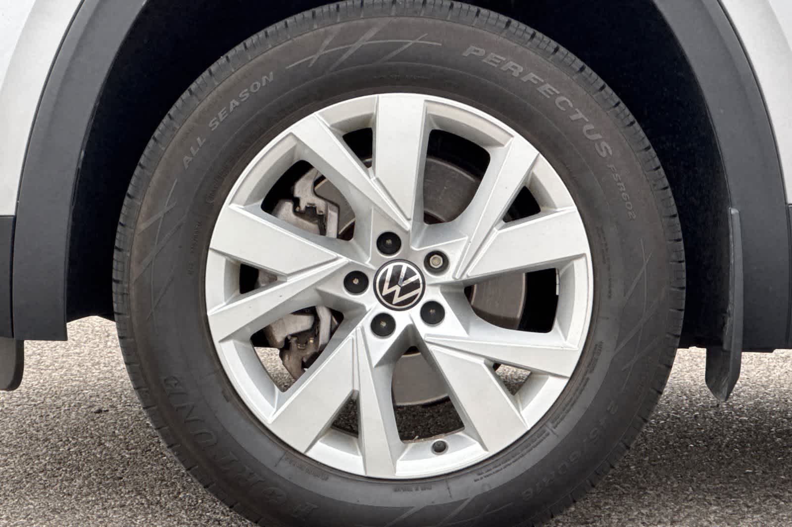 Thumbnail: 2021 Volkswagen Atlas - 25