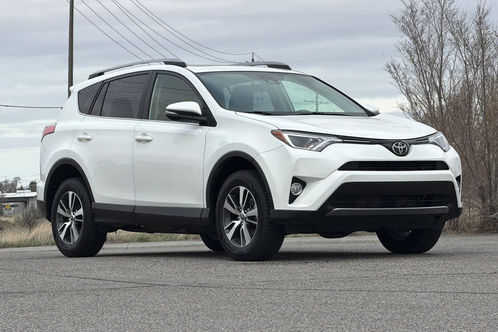 Thumbnail: 2018 Toyota RAV4 - 9