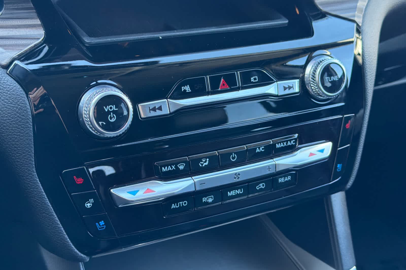 Thumbnail: 2023 Ford Explorer - 22