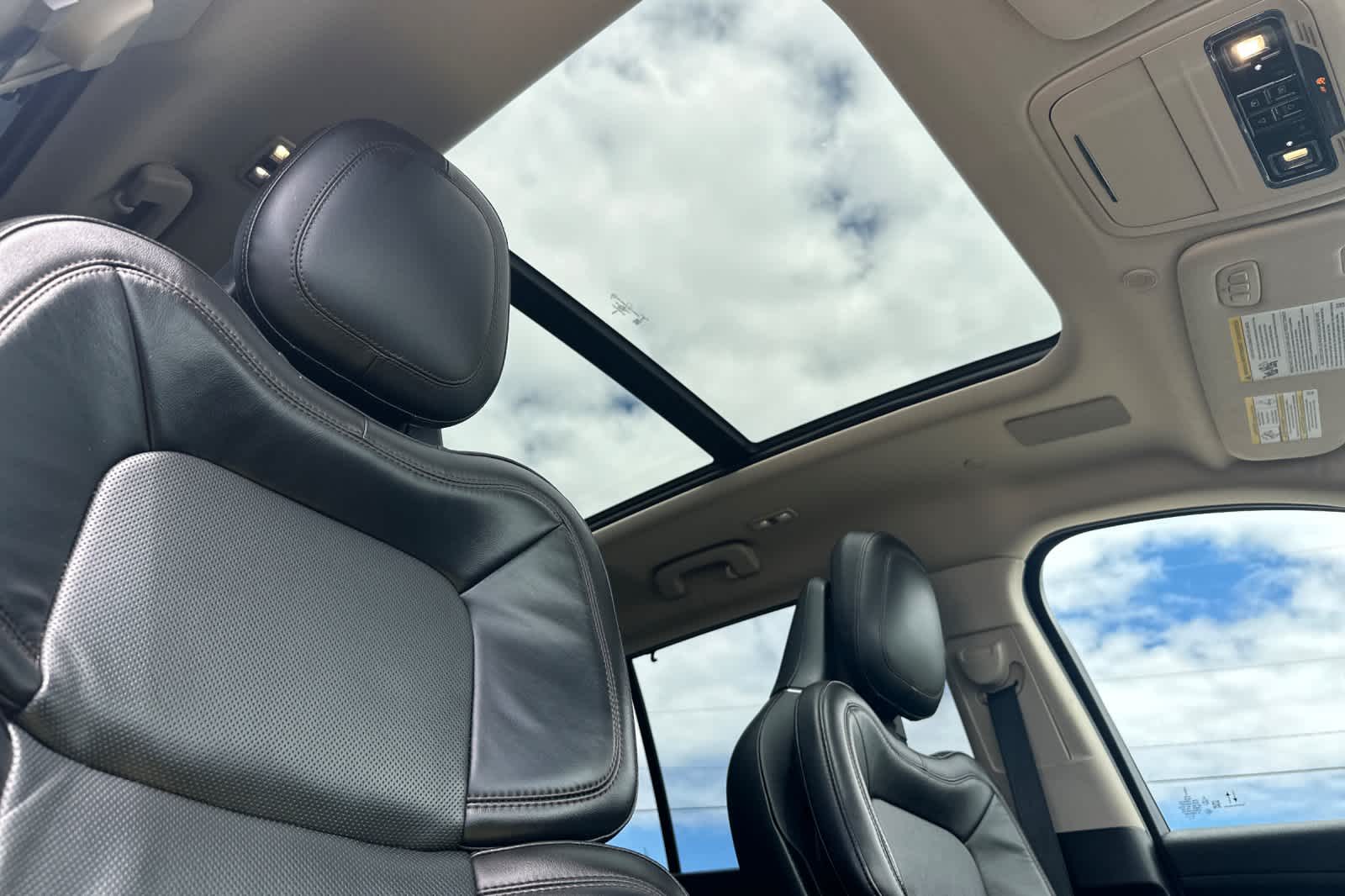 Thumbnail: 2022 Lincoln Aviator - 18