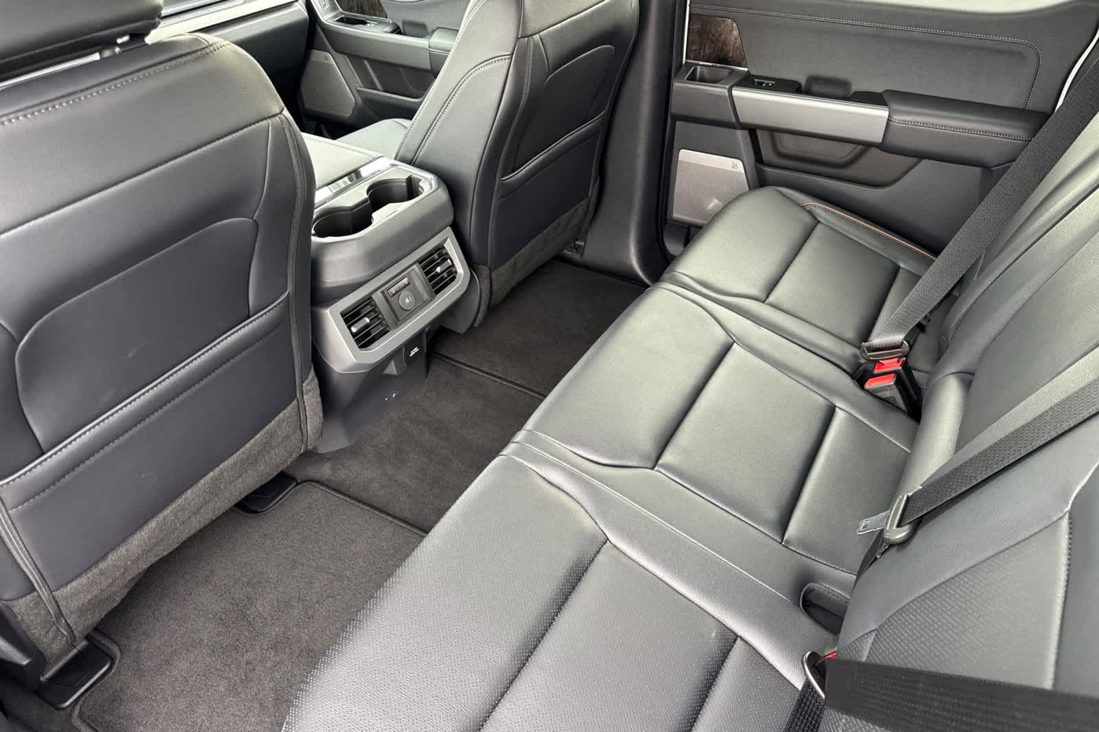 2026 Ford F-250 Lariat photo 4