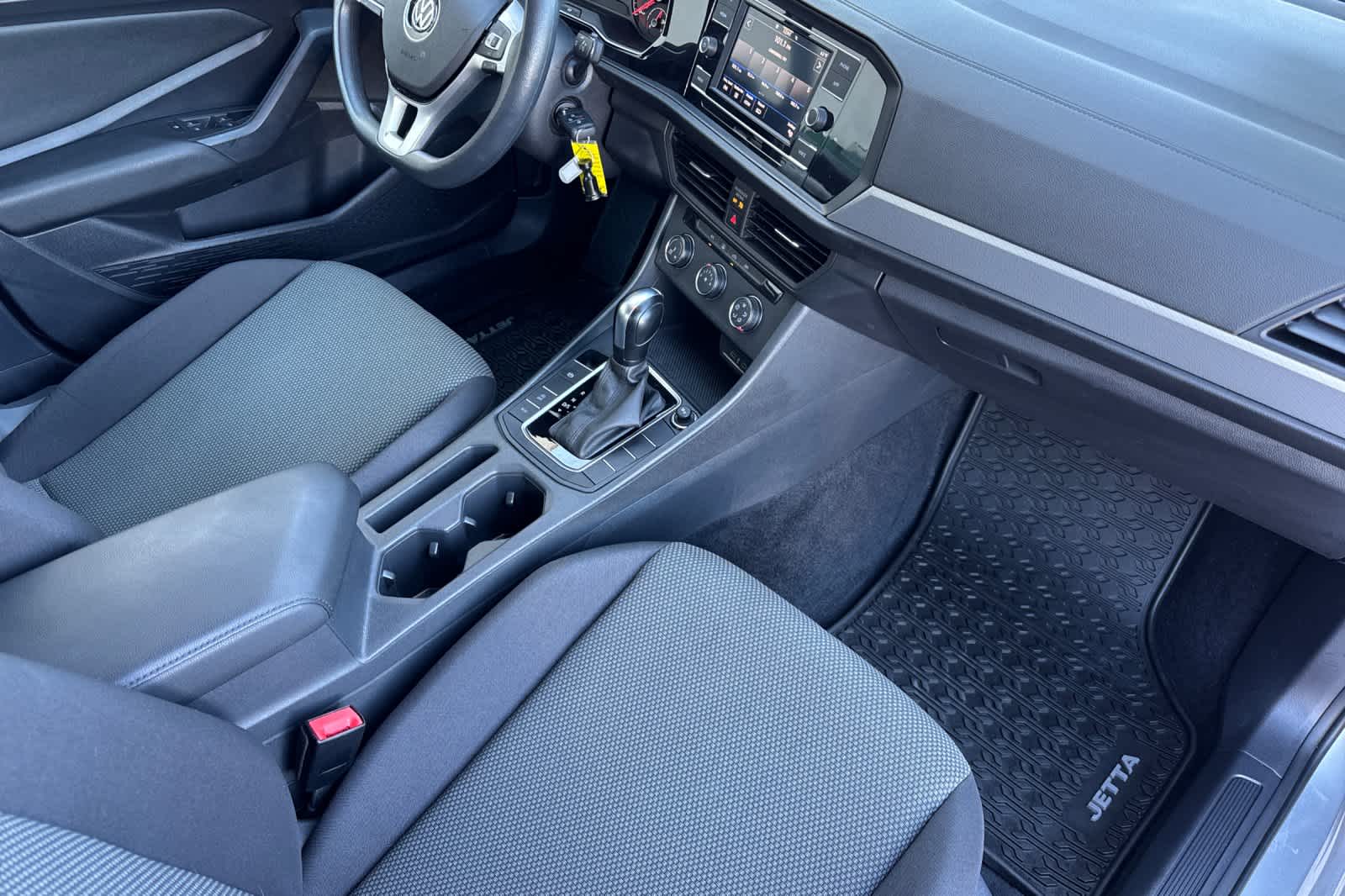 Thumbnail: 2020 Volkswagen Jetta - 15