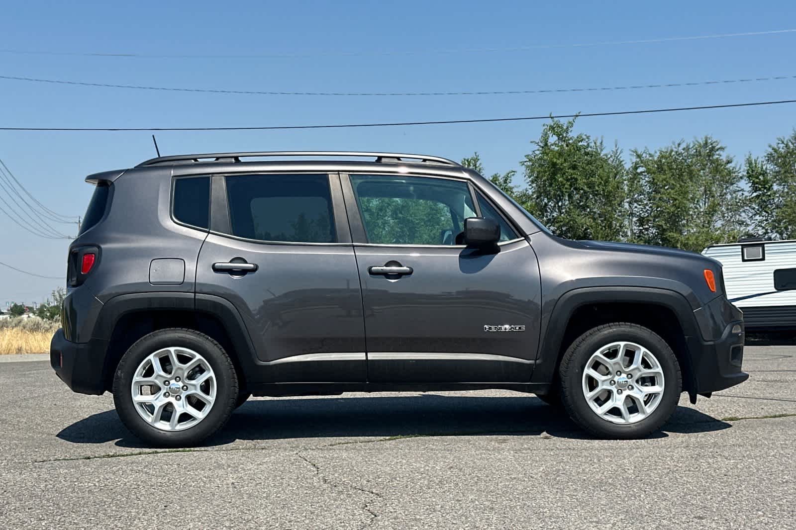 Thumbnail: 2018 Jeep Renegade - 8