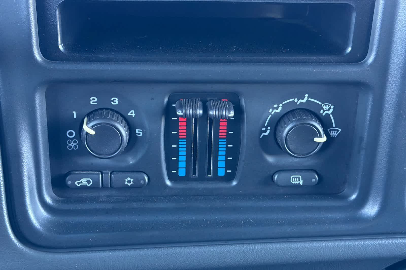 Thumbnail: 2007 Chevrolet Silverado 1500 - 18