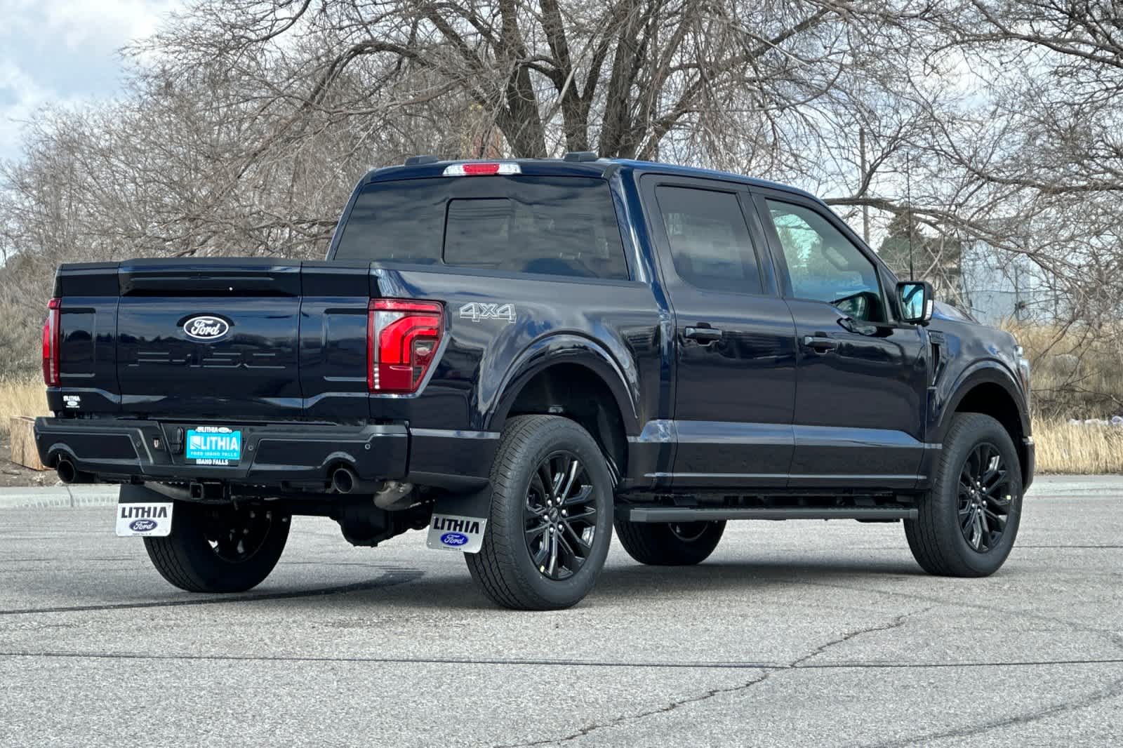 2025 Ford F-150 Lariat photo 2