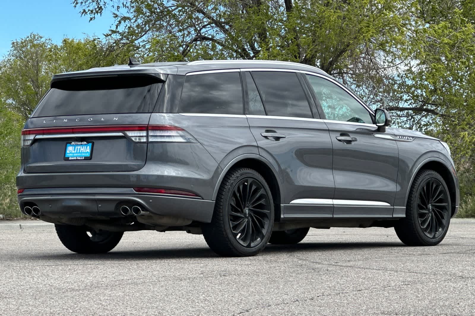 Thumbnail: 2022 Lincoln Aviator - 2