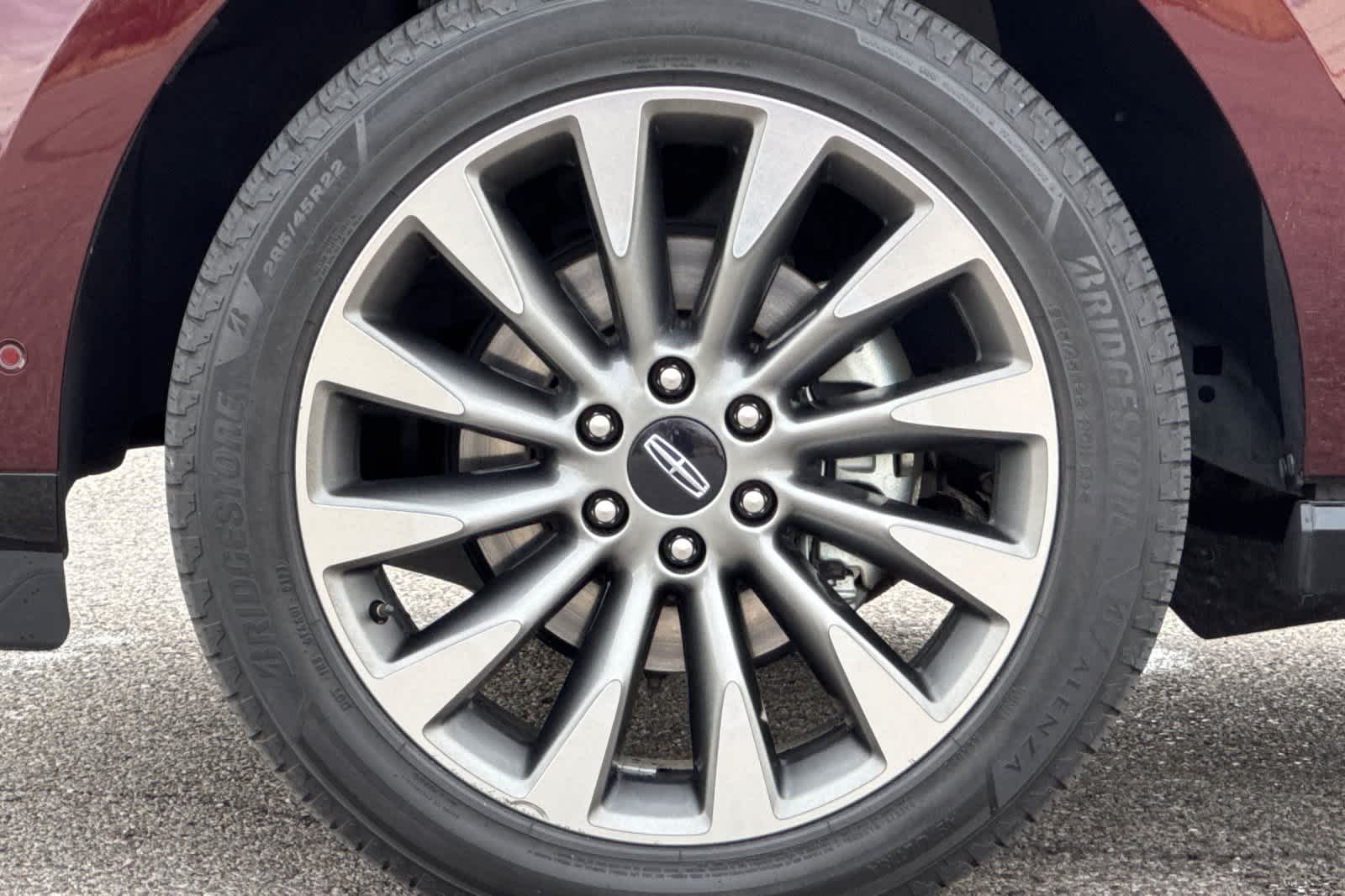 Thumbnail: 2020 Lincoln Navigator - 28