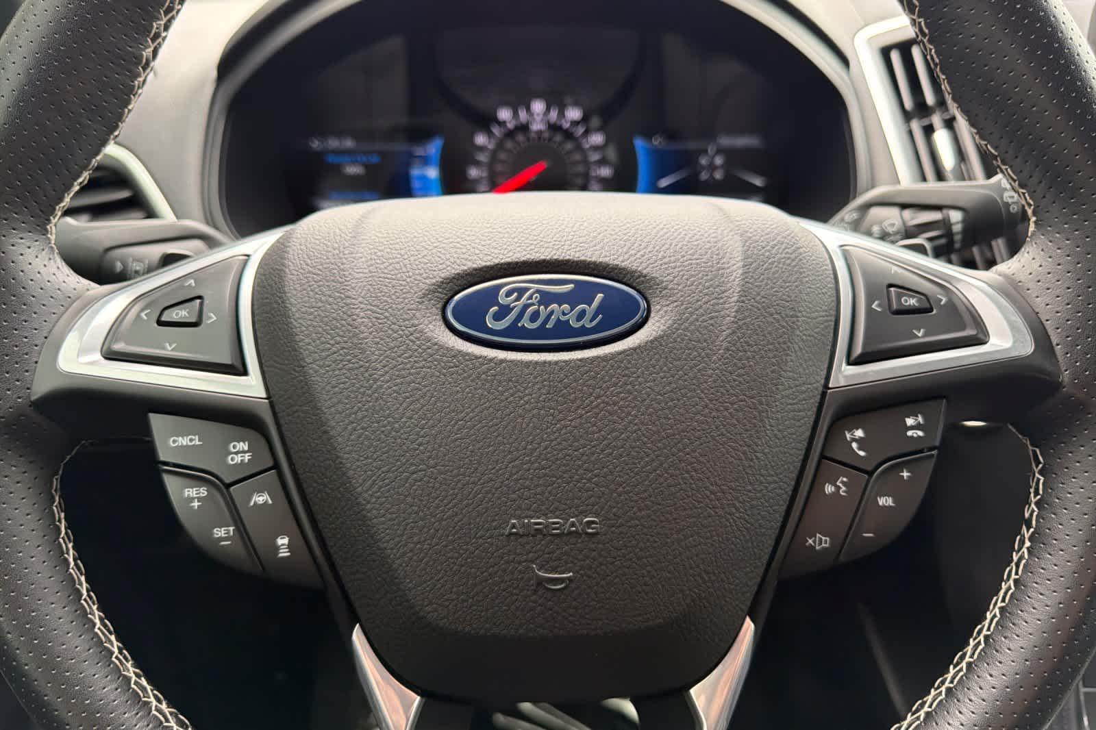 Thumbnail: 2022 Ford Edge - 24